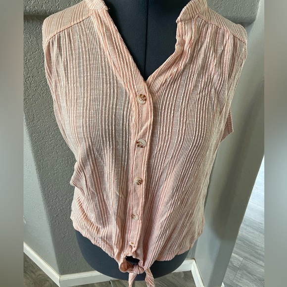 Tank w/ Front Tie - Picture 1 of 3
